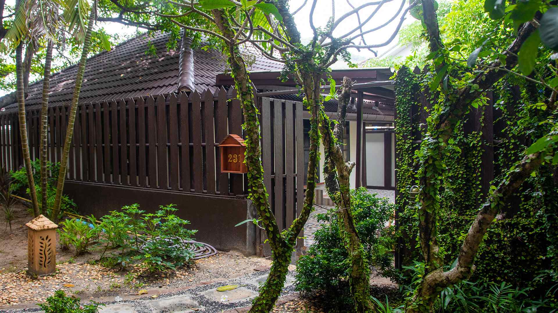 Zugang zum Pool – Princess Kamala Beachfront