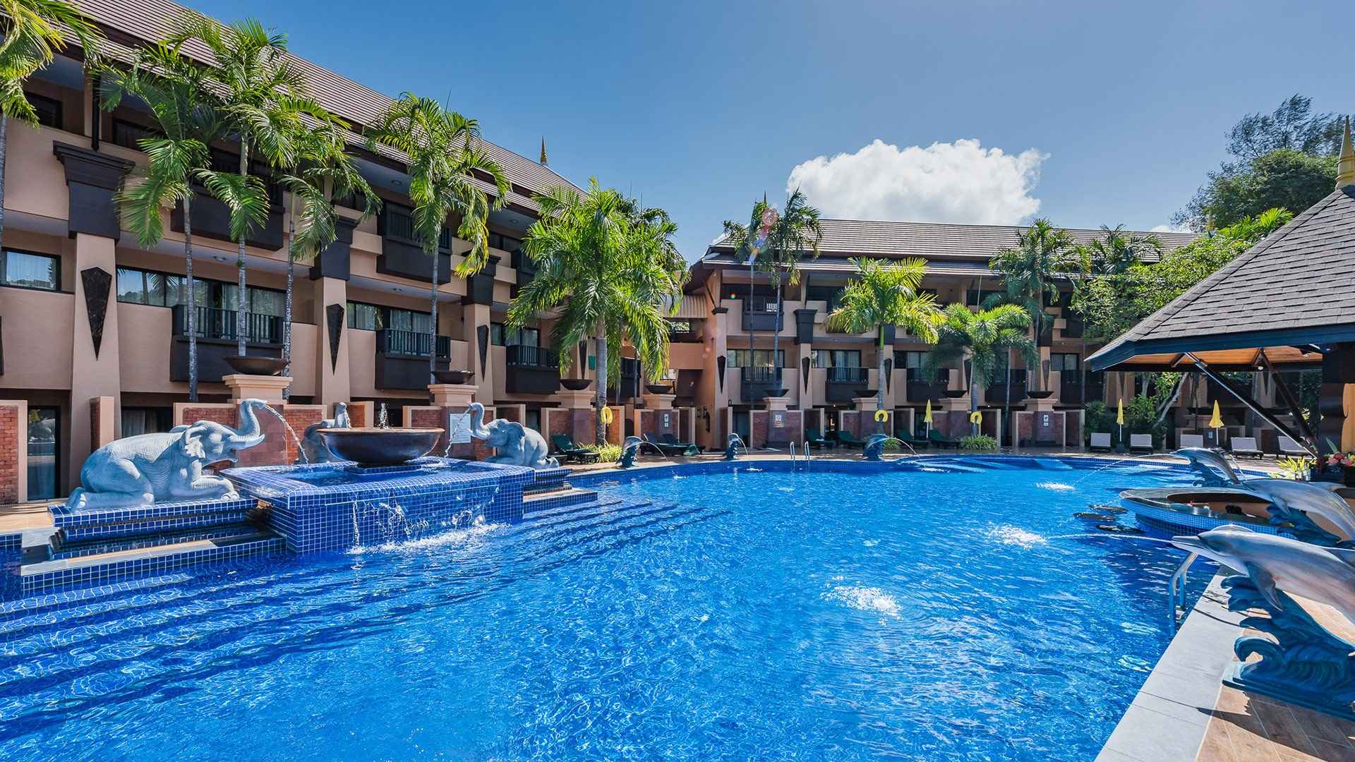 Роскошный номер с видом на бассейн - Пляж Принцессы Камалы