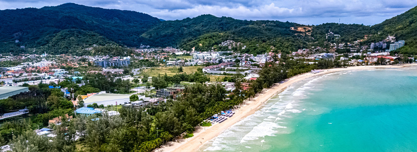 卡马拉海滩概览